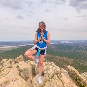 Meet your Posher, Avery